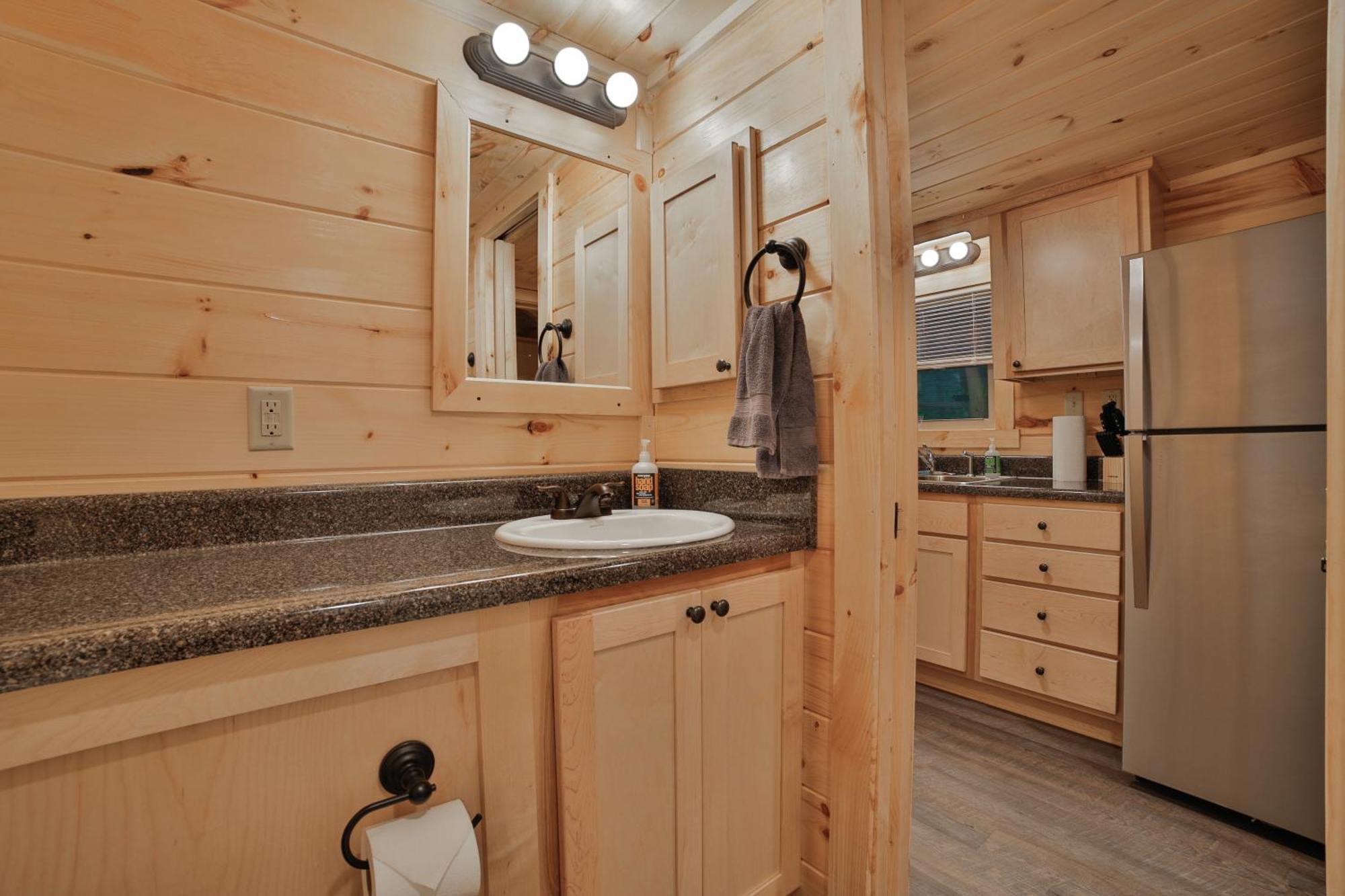 Tiny Cabin Village Private Hot Tub Lynda Cabin Chattanooga Dış mekan fotoğraf