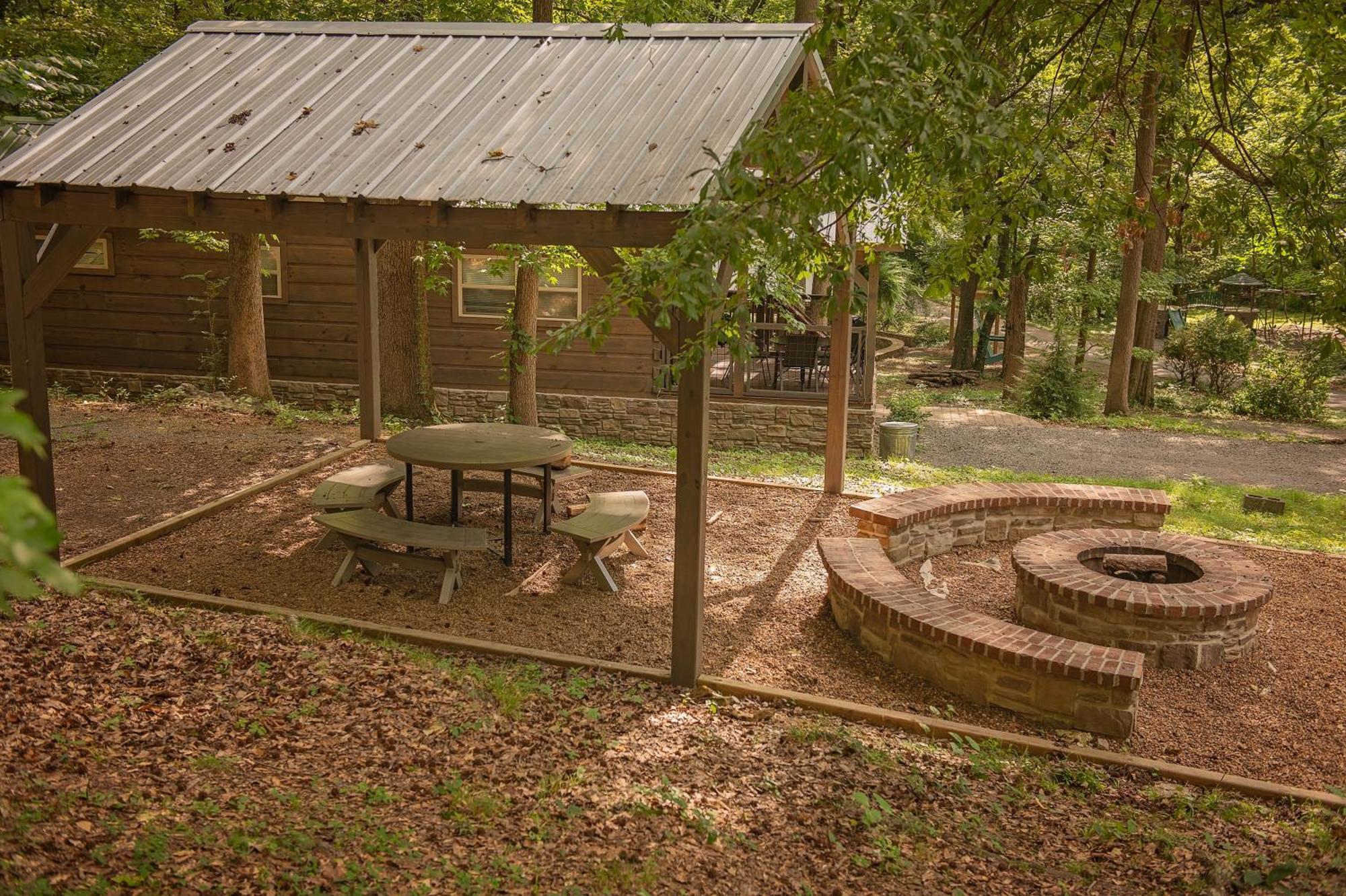 Tiny Cabin Village Private Hot Tub Lynda Cabin Chattanooga Dış mekan fotoğraf