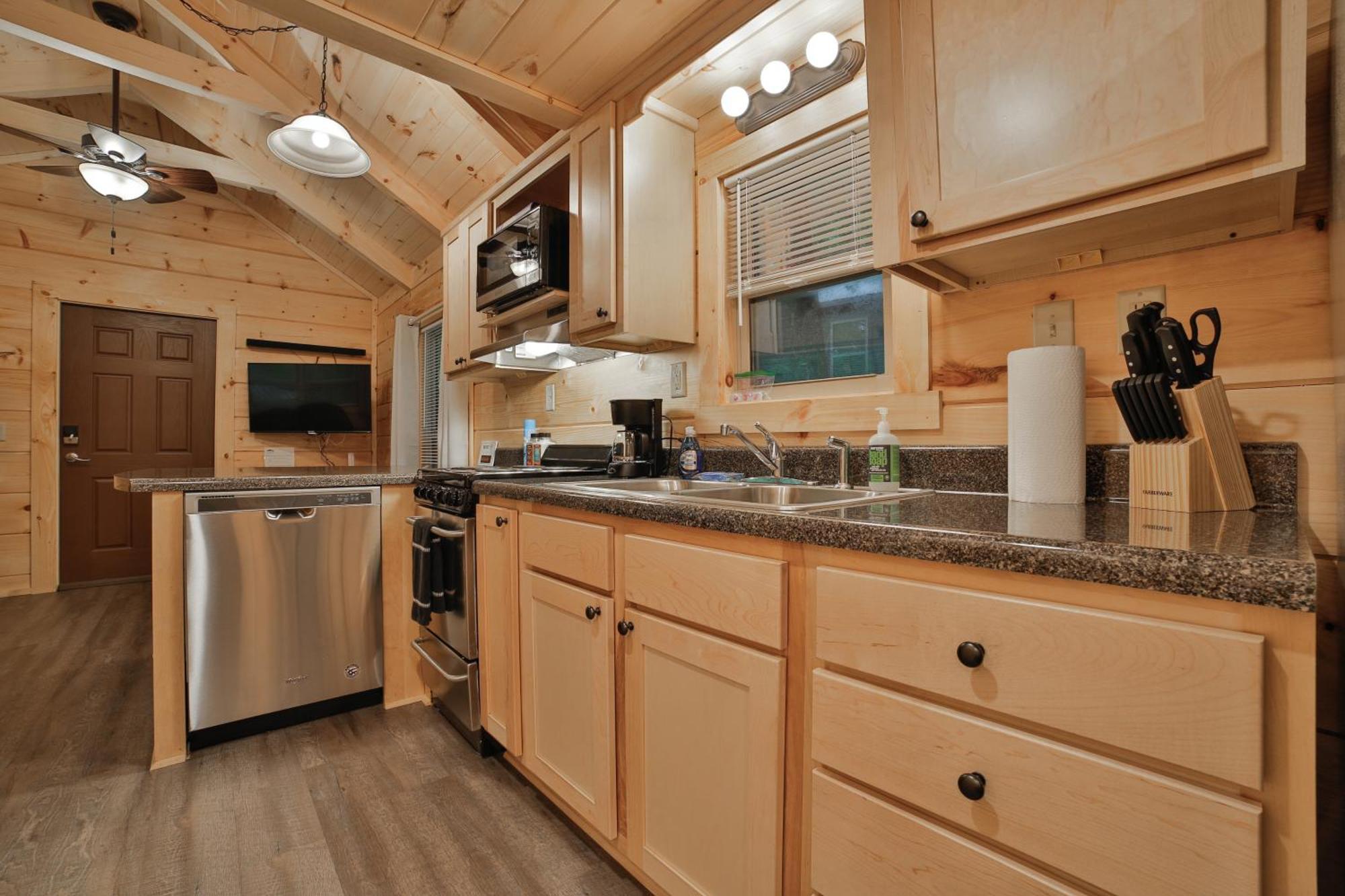 Tiny Cabin Village Private Hot Tub Lynda Cabin Chattanooga Dış mekan fotoğraf